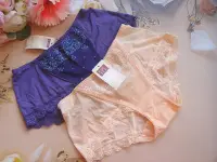 在飛比找Yahoo!奇摩拍賣優惠-2色🎉華歌爾 莎薇 內褲 M號 🌹心機魔力扣系列配褲 親膚 