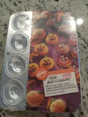 Vintage 1994 Wilton Pumpkin Jack o Lantern Bite Size Muffin Brownie Pan 12 Cavit