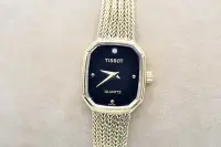 在飛比找Yahoo!奇摩拍賣優惠-《寶萊精品》Tissot 天梭金黑長型袖珍石英女子錶