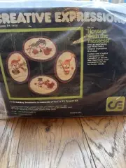 Creative Expressions Holiday Snowmen Ornaments Crewel Kit 4- 4.5”x3”