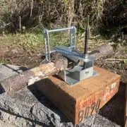 Bench Top Log Vise Holds 6.5” Diameter Logs - New - Nice