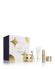 Cle de Peau Beaute Lifted & Contoured Eyes Collection ($420 value)