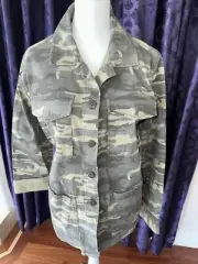 NWT ($109) Lt Green Camo Shirt Jacket Army Utility Multiple Pockets Size M