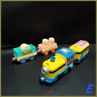 在飛比找蝦皮購物優惠-玩具車壓鑄小黃人磁鏈車套裝 899 61