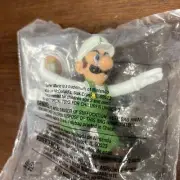 McDonalds 2018 Super Mario Nintendo Happy Meal Toy #7 Luigi Fireball Tosser