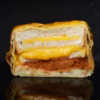 在飛比找momo購物網優惠-【拿破崙先生】黃金流沙三明治1條(8片裝/條/滿額)