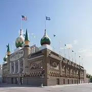 The Original Corn Palace Called The Corn Belt Exposition was Established in 1892 Early Settlers displayed The Fruits of Their Harvest on The Building Exterior in Order to Prove The Fertility of South