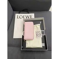 在飛比找蝦皮購物優惠-LOEWE 羅意威真皮壓話長夾，二手9成新精品