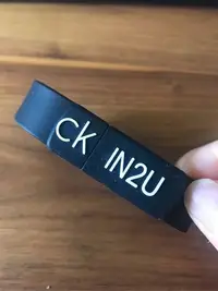 在飛比找Yahoo!奇摩拍賣優惠-全新 CK Calvin Klein 卡文克萊 USB 矽膠