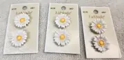 LaMode Buttons Daisy Flowers 3 Cards Beautiful detailed 1inch Dead Stock