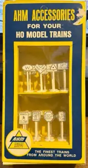 AHM 5612 HO Scale Railroad and Traffic Signs