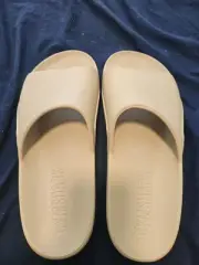 GYMSHARK Unisex Adult Rest Day Slides. Hen. Size (Men 11) (Women 12)