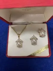 Vintage Genuine Crystal Faux Opal Roman Signed Set Pendant Earrings Gold T IOB