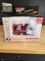SpecCast IH International Harvester TD-24 DIESEL CRAWLER 1:25 Dozer Red Tracks