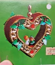 York Crafts CHRISTMAS HEART Panorama Sequin Bead Vintage Christmas Ornament Kit