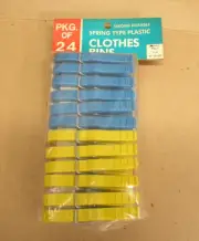 Vintage 1970s Clothes Pins Plastic Clothespins Pack of 24 Mixed ~ Kmart ~ NOS