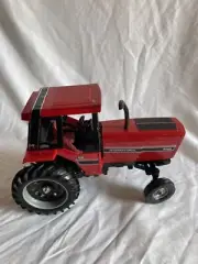 VINTAGE INTERNATIONAL 5088 TRACTOR 1/16th IH ERTL WF Cab The New Number One MIB