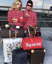 在飛比找Yahoo!奇摩拍賣優惠-Louis Vuitton x Supreme LV 帽T 