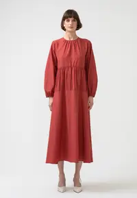 在飛比找ZALORA購物網優惠-闪亮的罂粟礼服