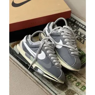 【SACAI X NIKE CORTEZ 4.0 OG】灰白 白紅藍 阿甘｜復古 男女鞋 DQ0581-001 100