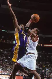 Philadelphia 76ers Allen Iverson shot vs Los Angeles Lakers Kobe B- Old Photo