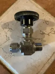 Brand New! Swagelok 1/2” Stainless Needle Valve 5000psi • SS-1RM6-S6