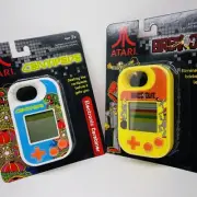 Atari CENTIPEDE & BREAKOUT Clip-On Carabiner Handheld Pocket LCD Arcade Games