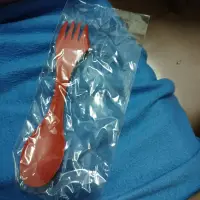 在飛比找蝦皮購物優惠-紅色塑膠湯匙叉子兩用組合