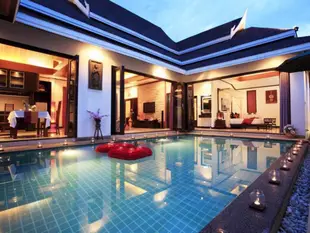 布吉艾瑞斯泳池別墅The Iris Pool Villa Phuket