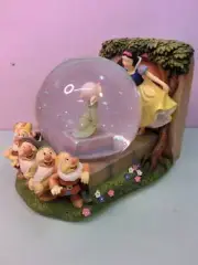 Disney Snow White Globe Figure Doll Figurine With Music Box And The Seven Dwarfs