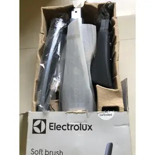 Electrolux 伊萊克斯無線吸塵器 ZB3411展示機，多台出售，下單出貨前會實拍實品提供確認