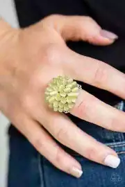Paparazzi: Bloomin Bloomer - Yellow Ring