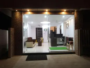 OYO Flagship 15776 V R Residency