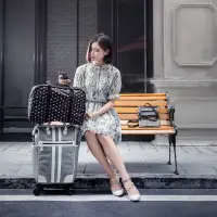 在飛比找蝦皮購物優惠-【熱銷】日本新款swany帶座椅拉桿箱包 折疊坐椅20寸萬向