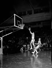 Al Bianchi Of The Syracuse Nationals Shoots 1960S Old Basketball Photo 38