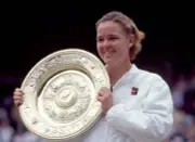 Lindsay Davenport USA poses with the trophy after defeating Steffi- Old Photo 1