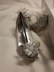 Cinderella Style Toddler Slippers New With Box