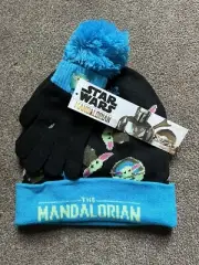 Star Wars Mandalorian Beanie Hat & Gloves Kid's Size OSFM Child 2Pc Set NWT