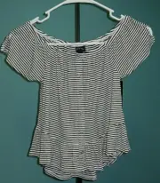 NWT Art Class Girls S 6/6X Black & White Striped Top Elastic Neckline Ruffle Hem