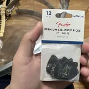 Fender 351 Premium Celluloid Guitar Picks Black Medium 12-Pack