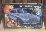 DOYUSHA Aston Martin DB5 007 GOLDFINGER 1/24 Model Kit - NEW - BOX DAMAGE