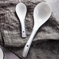 在飛比找樂天市場購物網優惠-簡約家用陶瓷勺子餐具吃飯勺子 創意小湯勺大湯勺 白色藍邊日用