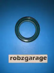NEW OEM STIHL CRANK CASE SHAFT OIL SEAL 9640-003-2390 030 031 032 AV 032AV -B18