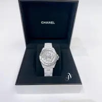 在飛比找Yahoo!奇摩拍賣優惠-喬萱名品(高雄店)-Chanel 白陶瓷白錶盤印經典象徵12