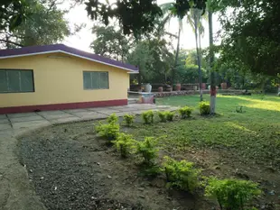 Hotel Summer House Cottage Stay In Daman