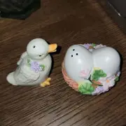 Avon NEW IN BOX Duck Nest & Eggs Springtime Set of Vintage Salt & Pepper Shakers