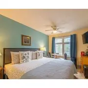 Cozy Hotel Room - Hot Tub/gym/mountain View
