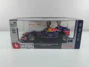 BBURAGO - 2013 REDBULL RACING - MARK WEBBER -VETTEL 1:32 SCALE MODEL CAR TEAM B3