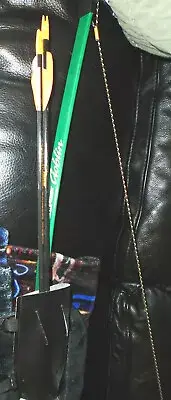 New Lot of Bear Archery Goblin Bow + 2 Bear Archery Arrows Armguard + Quiver