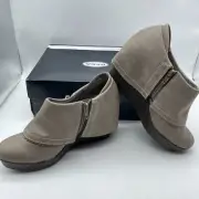 Dr Scholl’s Shoes Women’s 8.5M Breeanna Bootie Cuffed Taupe Suede Memory Foam